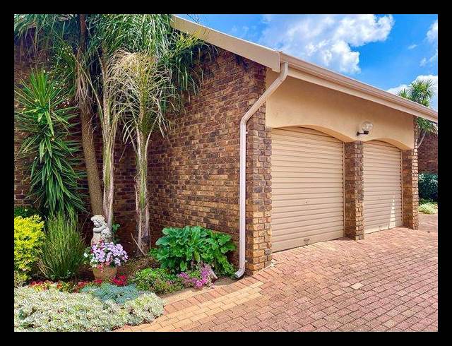 3 BEDROOM TOWNHOUSE FOR SALE IN BIRCHLEIGH